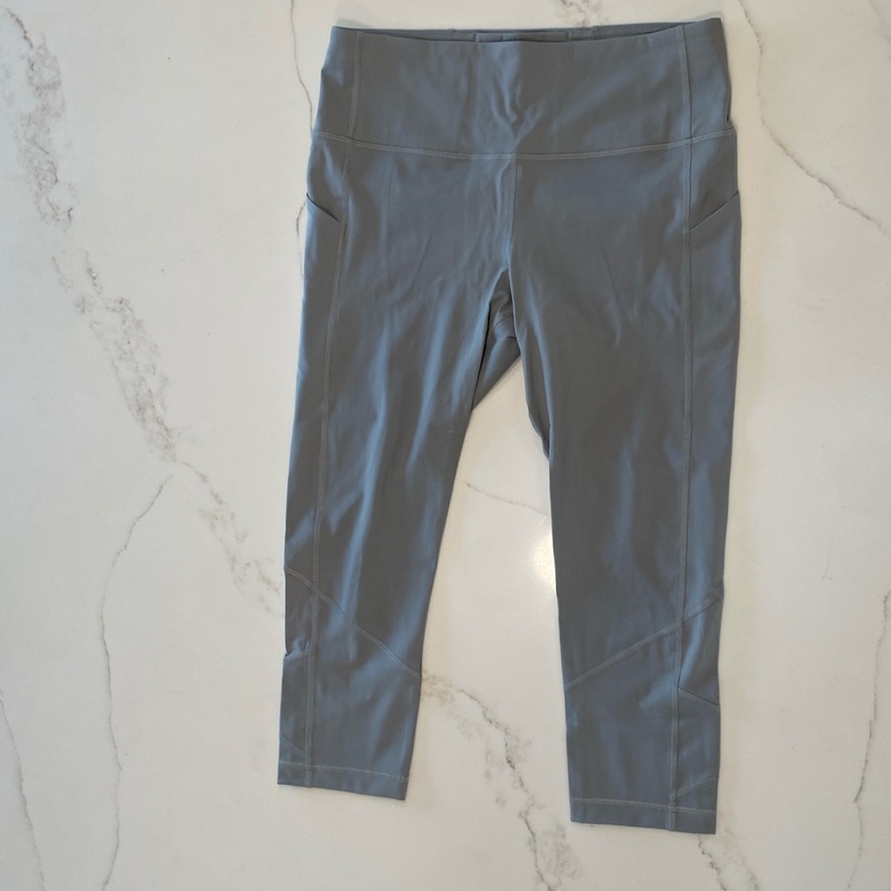 Lululemon 23” leggings with pockets